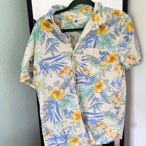 S Aeropostale short sleeve button up floral print
